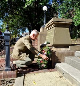 Ted McKeown places a wreath on the Diggers Memorial to mark Anzac Day 2020