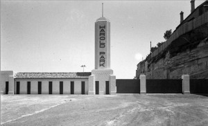 Harold Park raceway 1938. Claret Emblem was embroiled in a scandal involving the NSW Trotting Club about the time this photo was take (image: Sam Hood, State Library of NSW)